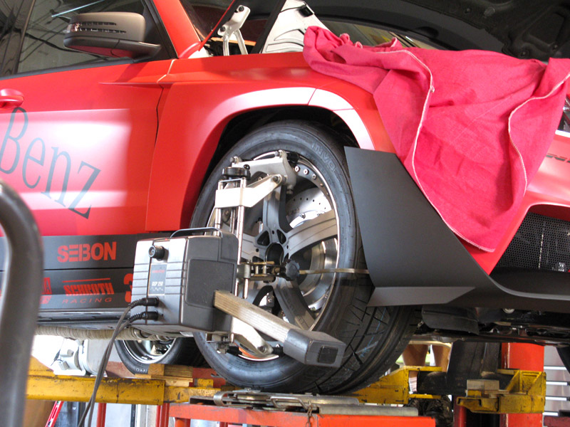 Illustration for article titled Inside The RENNTech GLK350 SPEC.R HYBRID Rally-Inspired SEMA Racer
